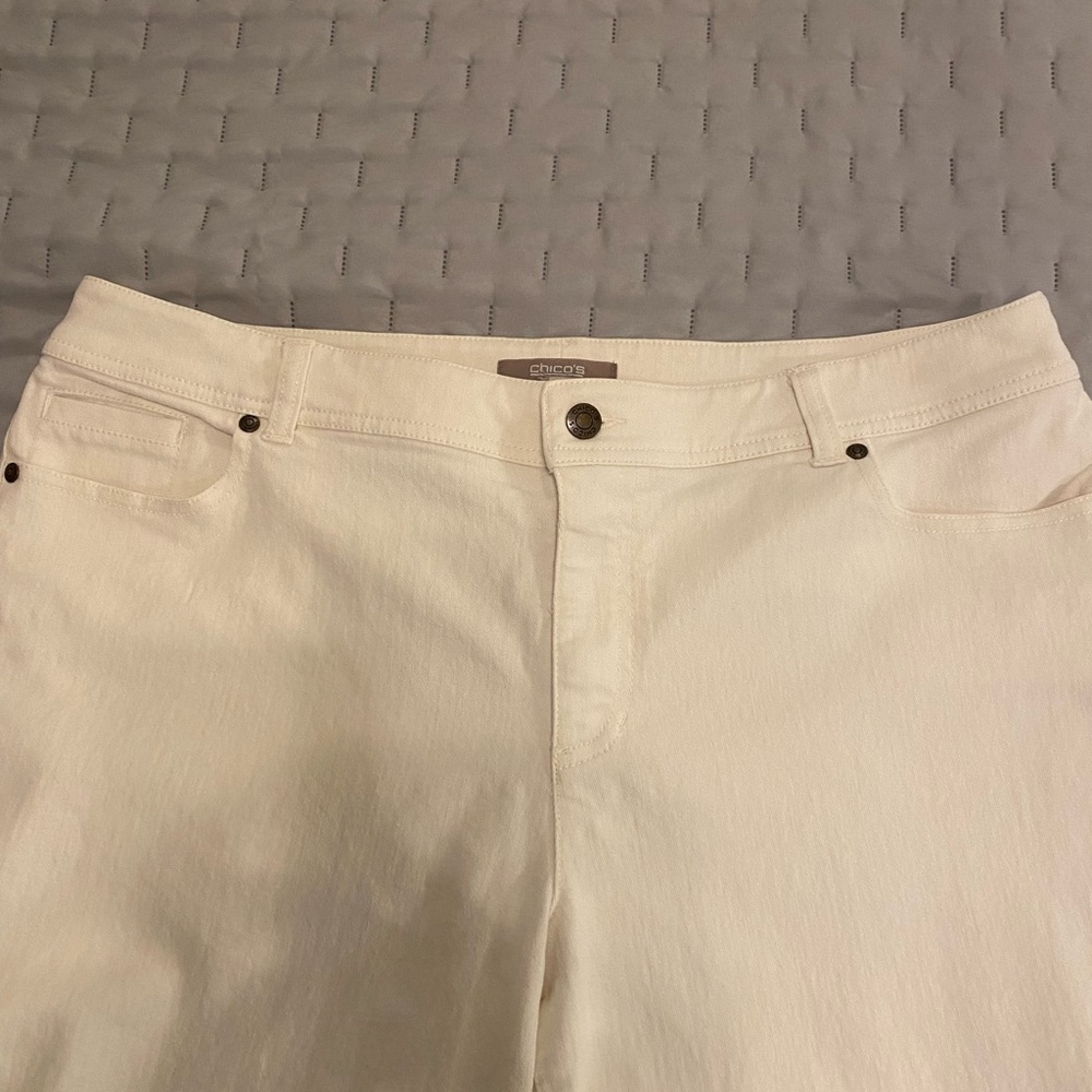 Chico’s Women's White Embroidered Capri Jeans - Picture 4 of 8